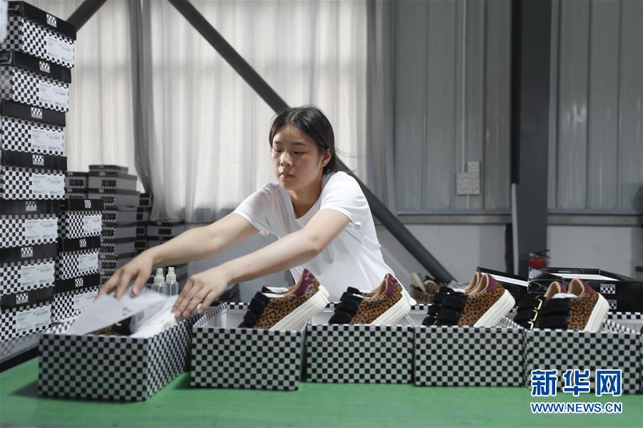 （落實(shí)&ldquo;六穩(wěn)&rdquo;&ldquo;六保&rdquo;一線見聞&middot;圖文互動(dòng)）（3）&ldquo;不讓一名貧困勞動(dòng)力失業(yè)！&rdquo;&mdash;&mdash;三峽庫區(qū)穩(wěn)就業(yè)見聞