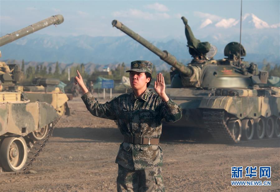 (圖文互動(dòng))(3)邊疆軍營(yíng)“花木蘭”——記“最美新時(shí)代革命軍人”馬和帕麗