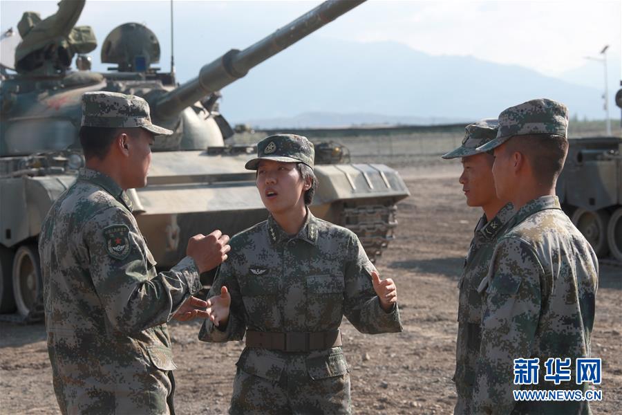 (圖文互動(dòng))(4)邊疆軍營(yíng)“花木蘭”——記“最美新時(shí)代革命軍人”馬和帕麗