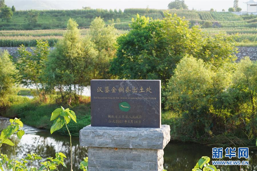 （走向我們的小康生活&middot;圖文互動）（5）綠了青山，紅了日子&mdash;&mdash;秦巴山區群眾繪出小康&ldquo;調色板&rdquo;