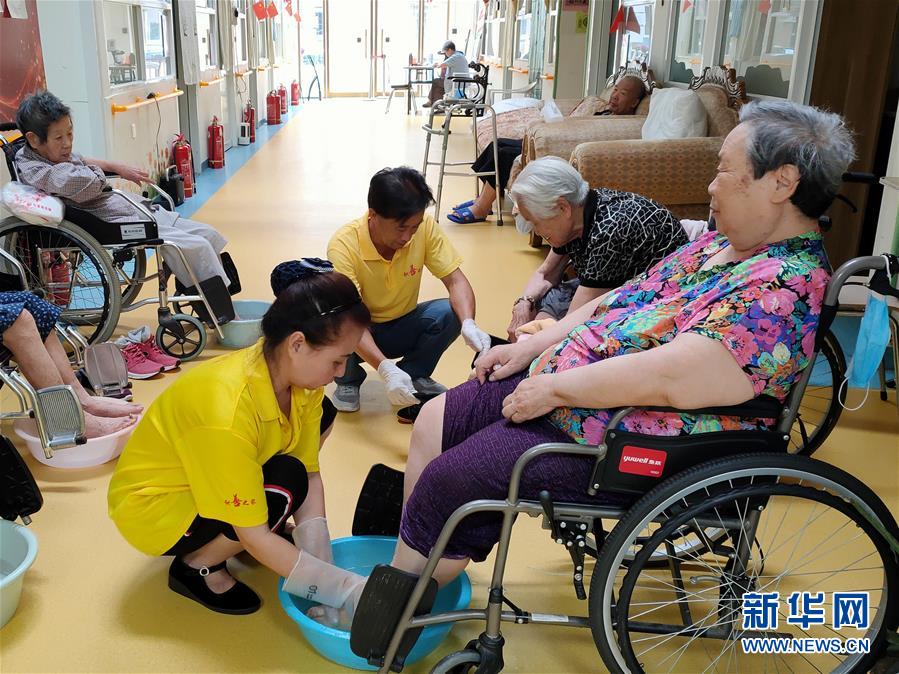 （走向我們的小康生活&middot;圖文互動）（3）北京&ldquo;老有所養&rdquo;的床邊、身邊、周邊事