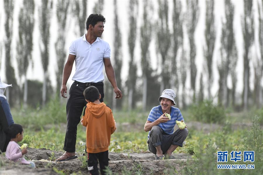 （決戰決勝脫貧攻堅&middot;圖文互動）（1）&ldquo;窮&rdquo;鄉富戶的販瓜生意經