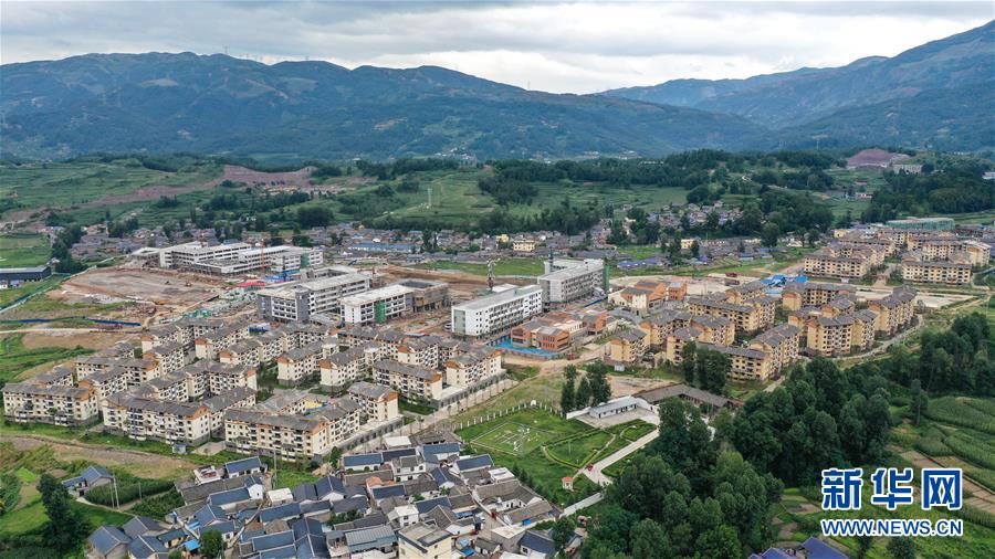 （新華全媒頭條&middot;決戰(zhàn)決勝脫貧攻堅(jiān)&middot;督戰(zhàn)未摘帽貧困縣&middot;圖文互動）（7）苦蕎花開大涼山&mdash;&mdash;四川7個未摘帽縣脫貧攻堅(jiān)一線觀察