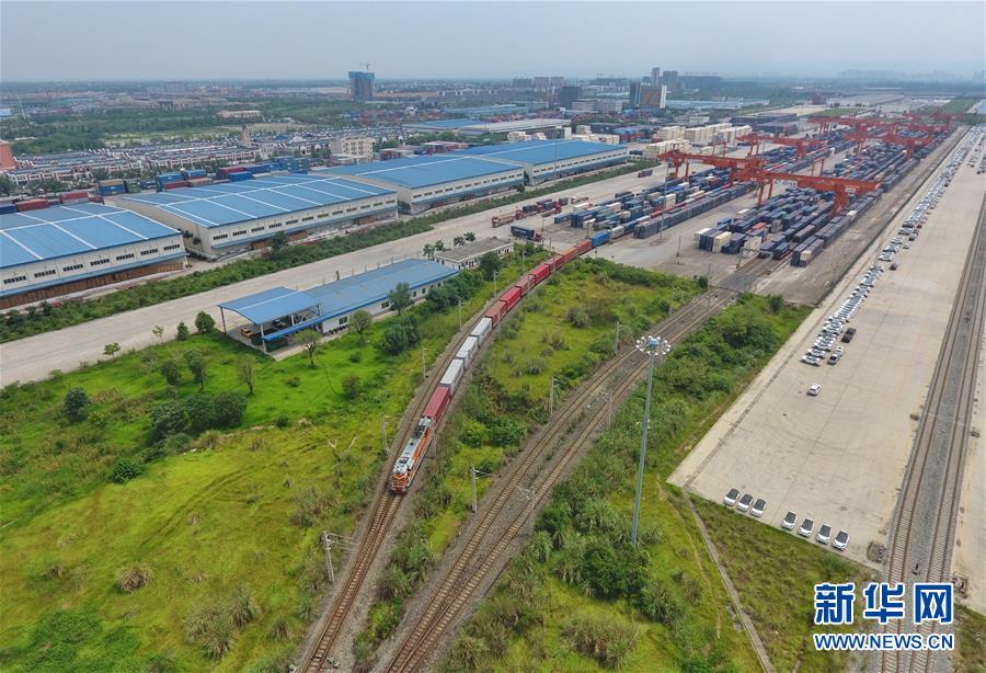 （新華全媒頭條&middot;圖文互動(dòng)）（3）西部有個(gè)新的&ldquo;圈&rdquo;&mdash;&mdash;成渝加快雙城經(jīng)濟(jì)圈建設(shè)