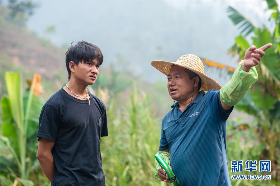 （新華全媒頭條&middot;決戰(zhàn)決勝脫貧攻堅&middot;督戰(zhàn)未摘帽貧困縣&middot;圖文互動）（15）脫貧的歌聲&mdash;&mdash;云南直過民族和人口較少民族共入新時代