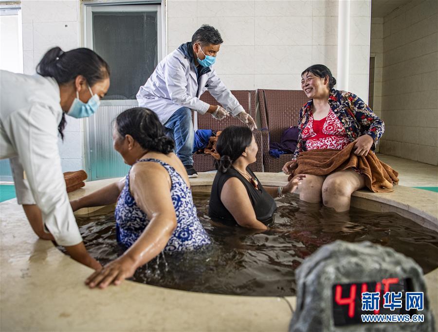 （新華全媒頭條&middot;走向我們的小康生活&middot;圖文互動）（10）扎西德勒，我們的新家園&mdash;&mdash;西藏易地扶貧搬遷搬出幸福美好新生活