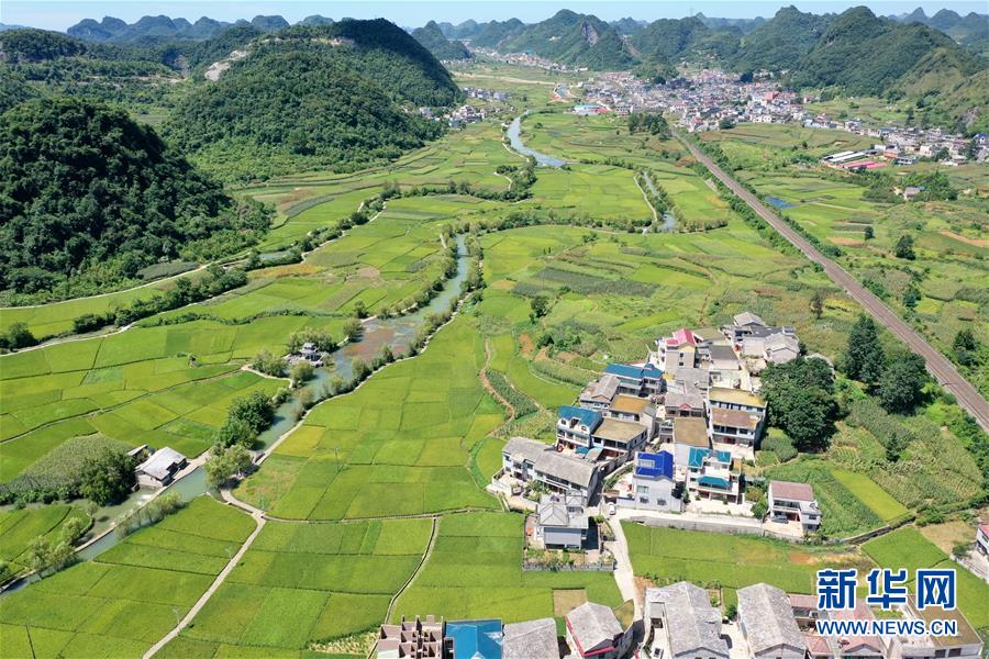 （新華全媒頭條&middot;走向我們的小康生活&middot;決戰(zhàn)決勝脫貧攻堅(jiān)&middot;圖文互動）（1）千年之渴今朝解&mdash;&mdash;貴州貧困群眾實(shí)現(xiàn)&ldquo;吃水不愁&rdquo;