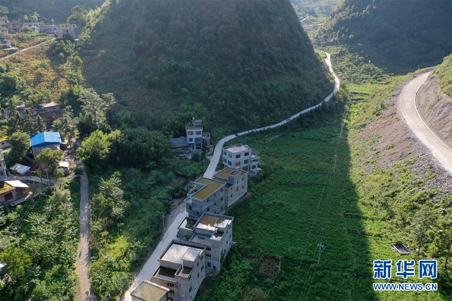 （新華全媒頭條&middot;走向我們的小康生活&middot;決戰(zhàn)決勝脫貧攻堅(jiān)&middot;圖文互動）（5）千年之渴今朝解&mdash;&mdash;貴州貧困群眾實(shí)現(xiàn)&ldquo;吃水不愁&rdquo;
