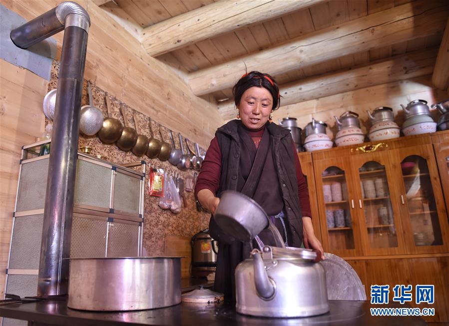 （新華全媒頭條&middot;圖文互動）（4）命運的轉折&mdash;&mdash;寫在四川甘孜藏族自治州建州70年之際