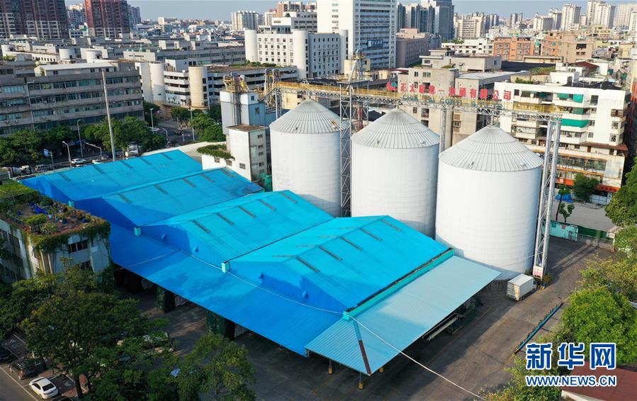 （在習近平新時代中國特色社會主義思想指引下&mdash;&mdash;新時代新作為新篇章&middot;習近平總書記關切事&middot;圖文互動）（14）我家大門常打開&mdash;&mdash;經濟特區全方位對外開放故事