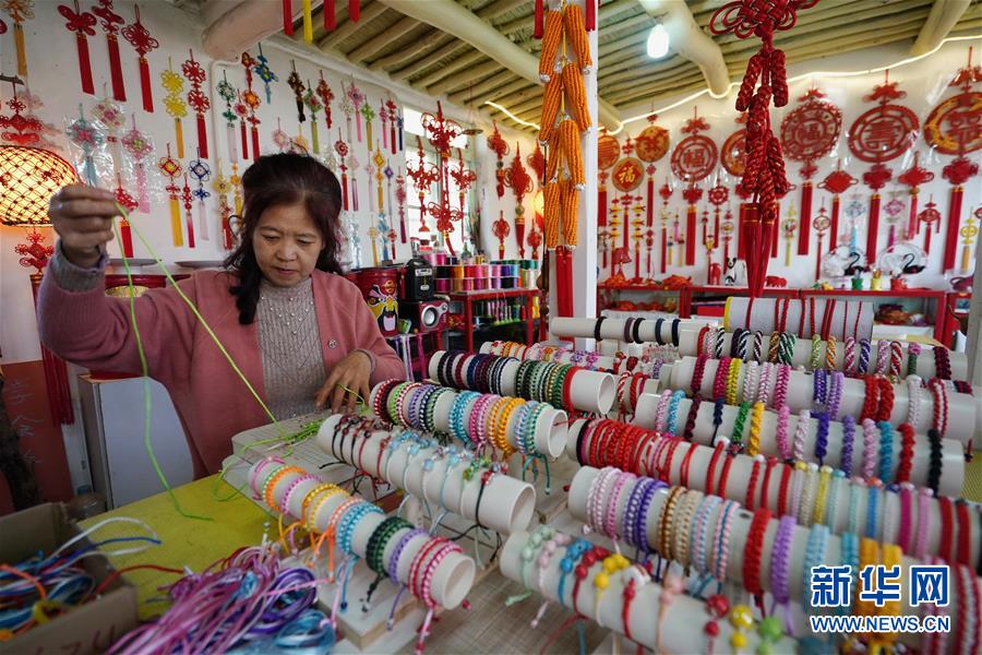 （全面建成小康社會&ldquo;百城千縣萬村調(diào)研行&rdquo;&middot;圖文互動）（3）北戴河村：藝術(shù)院落&ldquo;點亮&rdquo;鄉(xiāng)村致富路