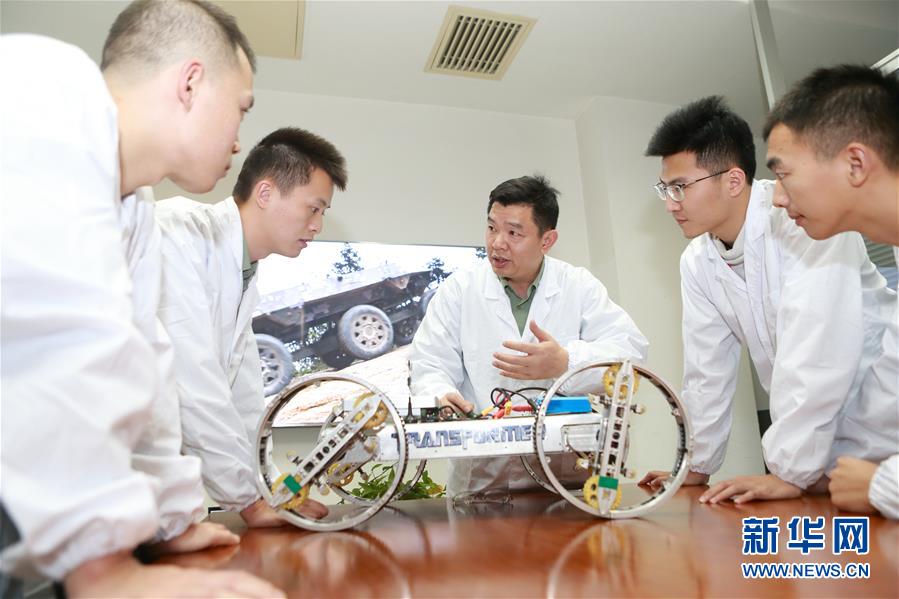 （在習近平強軍思想指引下&middot;我們在戰位報告&middot;圖文互動）（4）向著未來戰場沖鋒&mdash;&mdash;國防科技大學科研創新記事