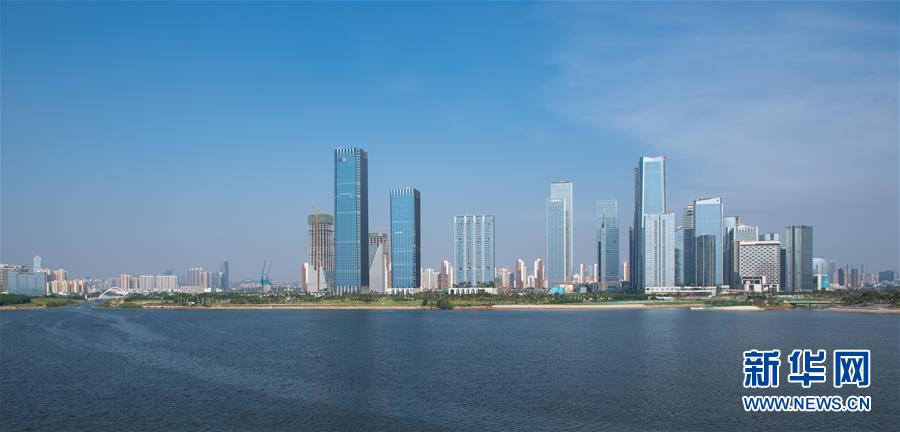 （在習近平新時代中國特色社會主義思想指引下&mdash;&mdash;新時代新作為新篇章&middot;習近平總書記關切事&middot;圖文互動）（2）我家大門常打開&mdash;&mdash;經濟特區全方位對外開放故事