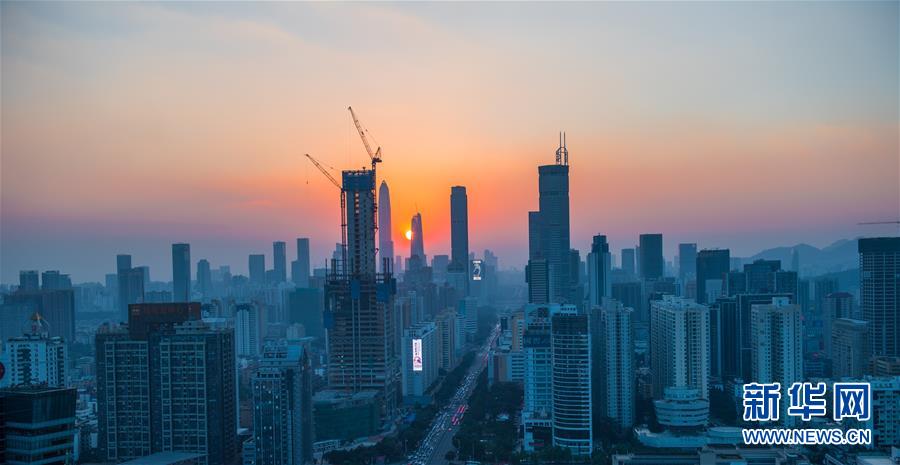 （在習近平新時代中國特色社會主義思想指引下&mdash;&mdash;新時代新作為新篇章&middot;習近平總書記關切事&middot;圖文互動）（11）我家大門常打開&mdash;&mdash;經濟特區全方位對外開放故事