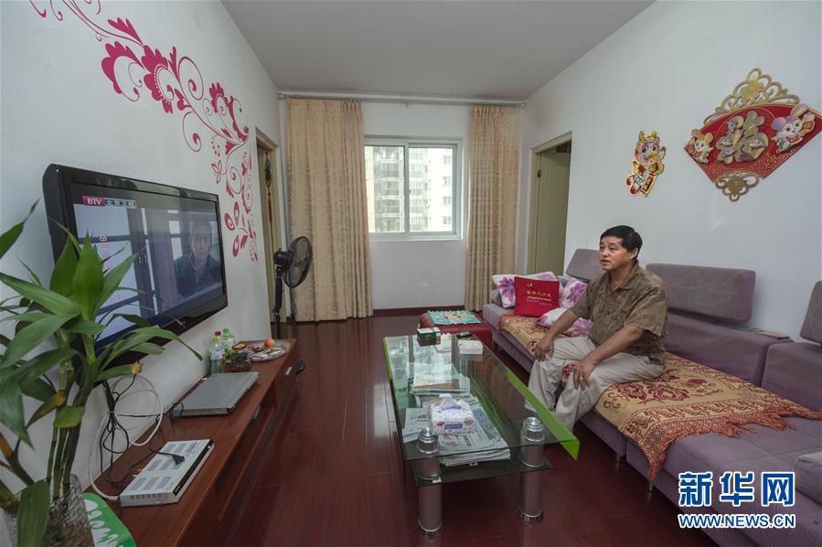 （習近平的小康故事&middot;新華網&middot;圖文互動）（5） &ldquo;讓全體人民住有所居&rdquo;&mdash;&mdash;習近平和百姓安居的故事