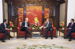 馬凱會見國際證監(jiān)會組織理事會主席、香港證監(jiān)會行政總裁歐達禮和香港證監(jiān)會主席唐家成