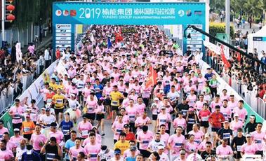 從沙漠跑向綠洲！&ldquo;塞上明珠&rdquo;用馬拉松促城市轉型