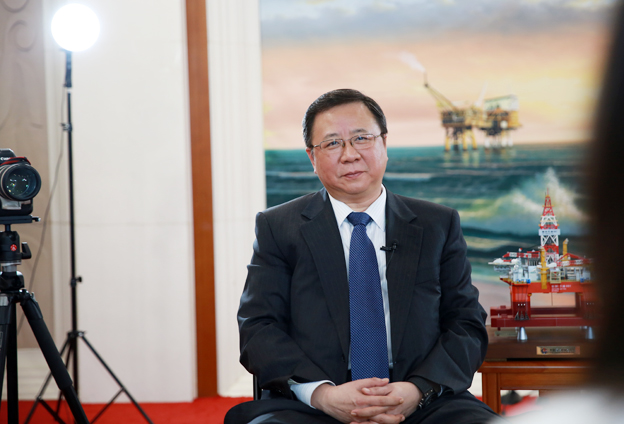 堅持黨的領導、加強黨的建設，是國有企業的光榮傳統。