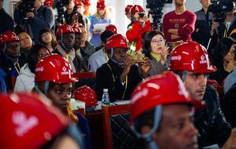 中外記者在北京新機(jī)場感受&ldquo;中國速度&rdquo;