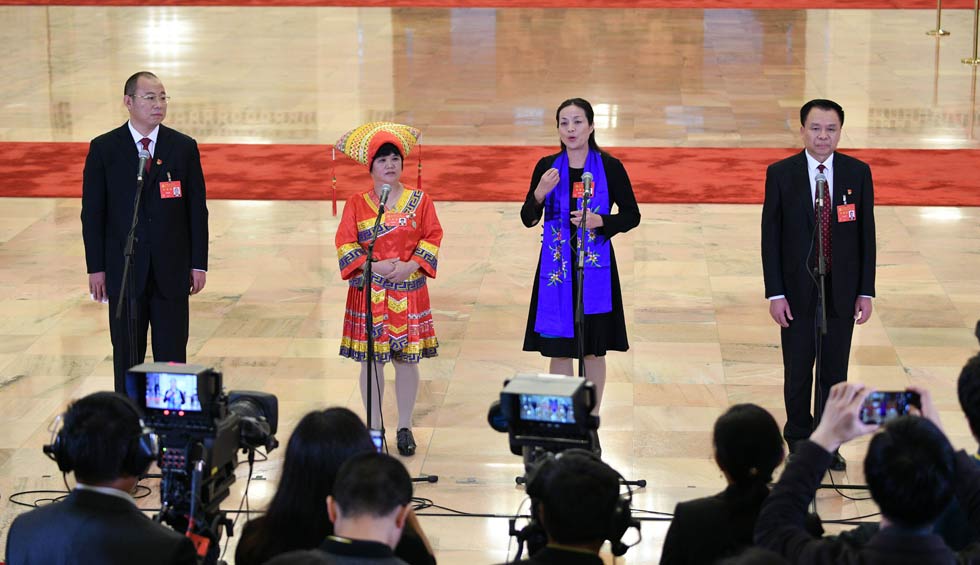 蔡松濤、杜麗群、楊小玲、賈立群接受采訪