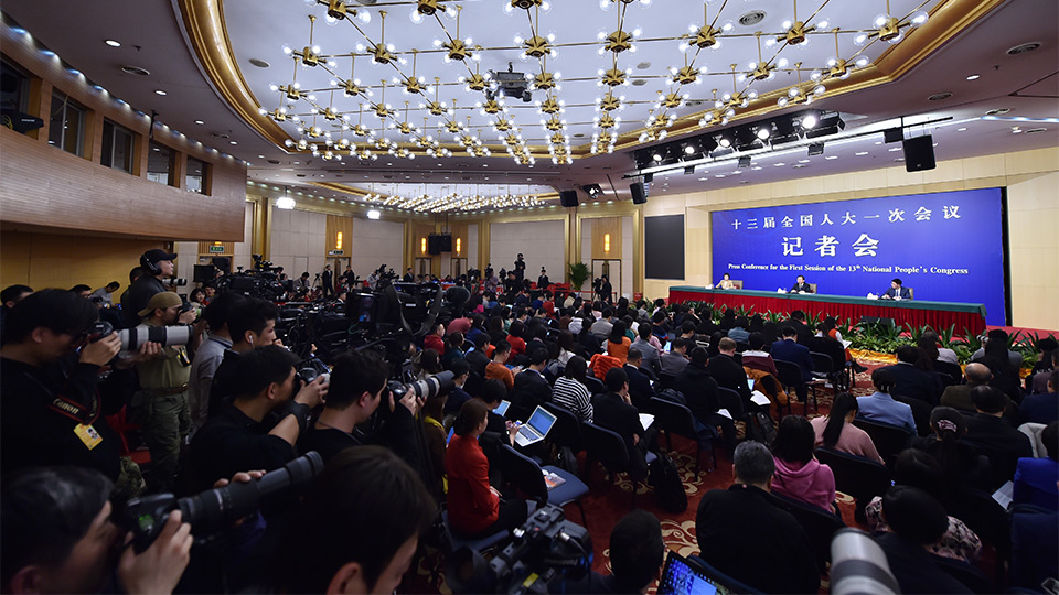 李干杰就&ldquo;打好污染防治攻堅(jiān)戰(zhàn)&rdquo;答記者問