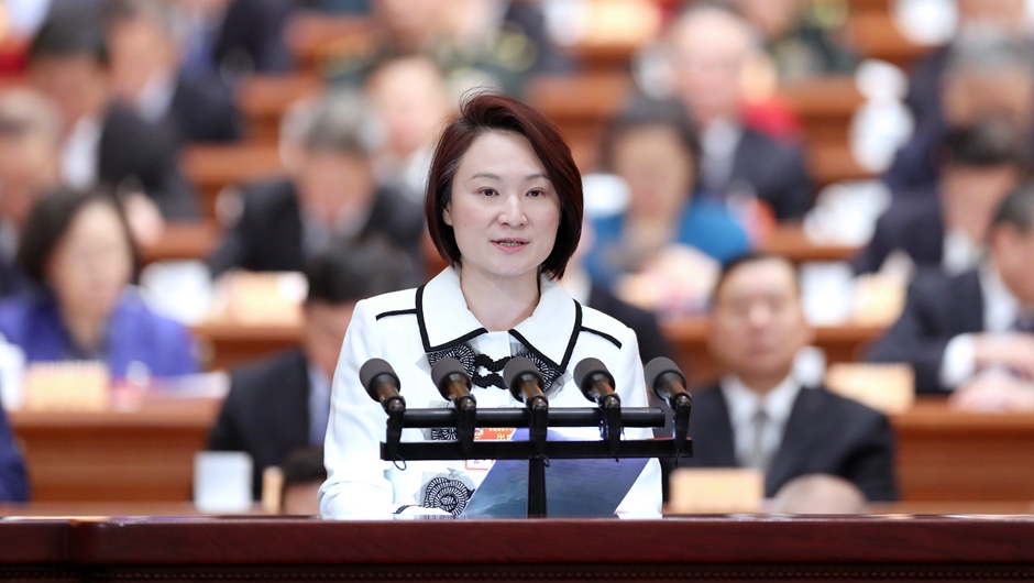 民建聯(lián)主席，香港立法會(huì)議員、行政會(huì)議成員 李慧瓊