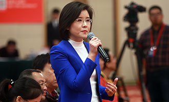 中央電視臺、中國國際電視臺記者提問