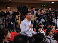 哈薩克斯坦國家電視臺記者提問