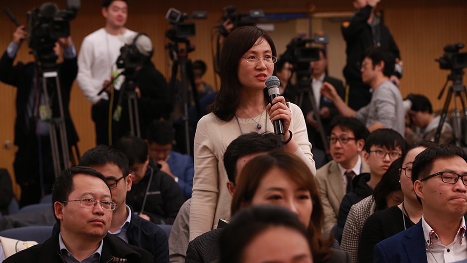 中國(guó)改革報(bào)改革網(wǎng)記者提問(wèn)