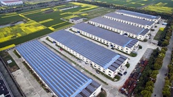 &ldquo;勞模&rdquo;臺(tái)商吳國(guó)瑞：人生像首歌，用心唱才會(huì)動(dòng)聽(tīng)