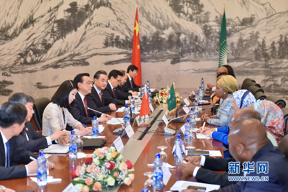 5月5日，中國國務院總理李克強在亞的斯亞貝巴非洲聯盟總部會見非盟委員會主席祖馬。 新華社記者李濤攝