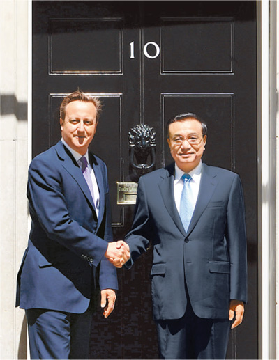 6月17日，國務(wù)院總理李克強(qiáng)在倫敦唐寧街10號(hào)首相府同英國首相卡梅倫舉行中英總理年度會(huì)晤。新華社記者 李 濤攝 