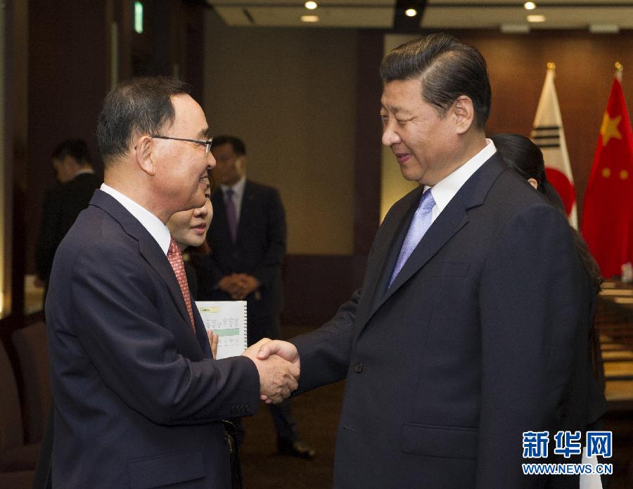 7月4日，國家主席習近平在首爾會見韓國總理鄭烘原。 新華社記者謝環馳攝  