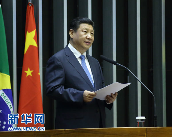 7月16日，國家主席習(xí)近平在巴西國會發(fā)表《弘揚傳統(tǒng)友好共譜合作新篇》的演講。 新華社記者 蘭紅光 攝 