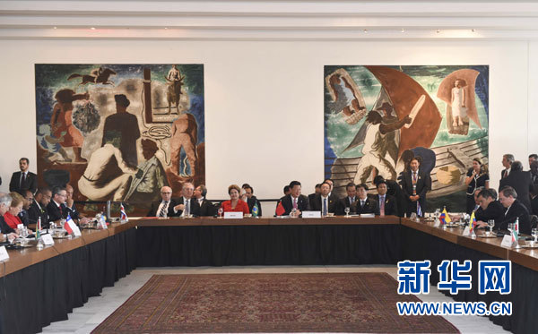 當?shù)貢r間7月17日，國家主席習近平出席在巴西利亞舉行的中國－拉美和加勒比國家領(lǐng)導人會晤。 新華社記者 李學仁 攝