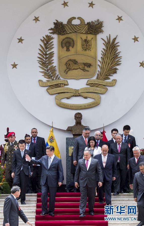 當?shù)貢r間7月21日，國家主席習(xí)近平在加拉加斯會見委內(nèi)瑞拉全國代表大會主席卡韋略。 新華社記者 王曄 攝