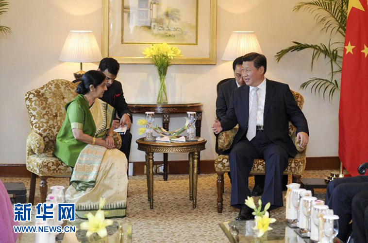 9月18日，國(guó)家主席習(xí)近平在新德里會(huì)見(jiàn)印度外長(zhǎng)斯瓦拉杰。新華社記者 張鐸 攝