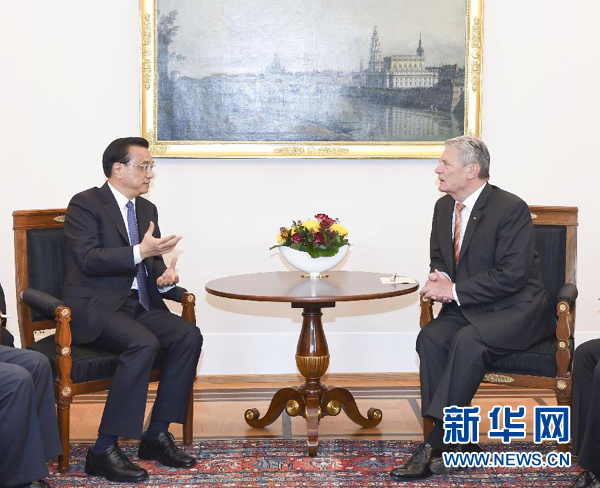 10月10日，國務院總理李克強在柏林會見德國總統高克。 新華社記者 李學仁 攝