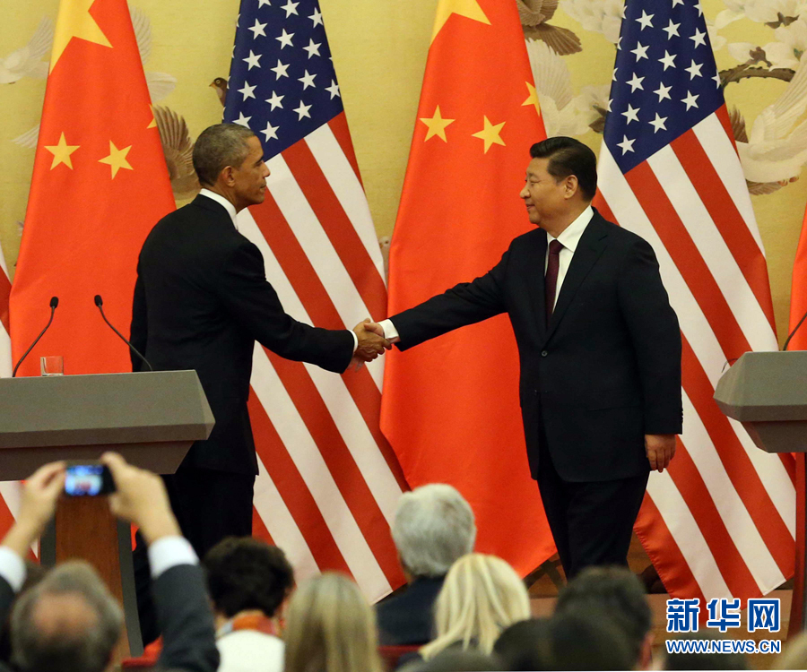 11月12日，國家主席習近平在北京人民大會堂與來訪的美國總統奧巴馬舉行會談后，共同會見記者。 新華社記者 劉衛兵 攝