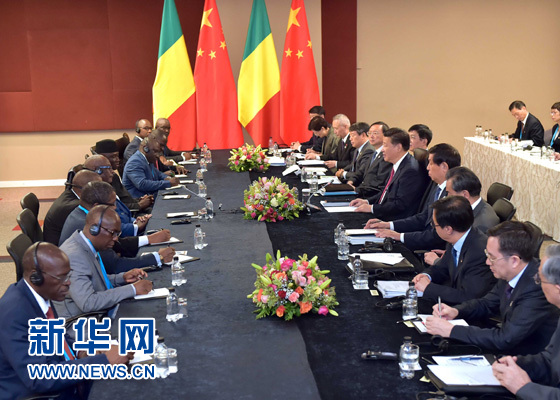 12月3日，國(guó)家主席習(xí)近平在約翰內(nèi)斯堡會(huì)見(jiàn)馬里總統(tǒng)凱塔。新華社記者 李濤 攝