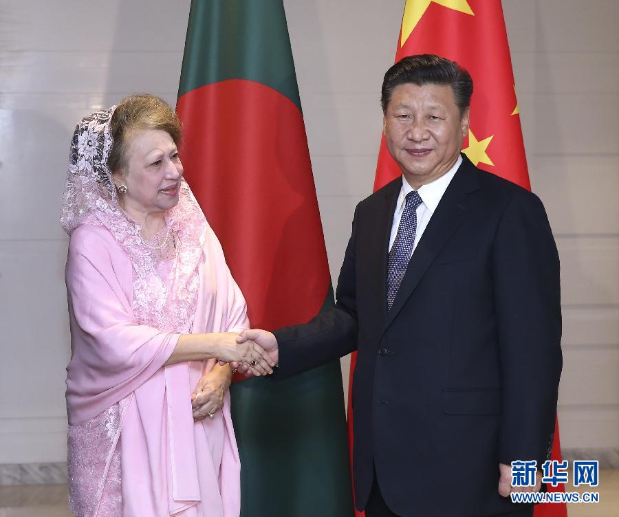 10月14日，國家主席習近平在達卡會見孟加拉國民族主義黨主席卡莉達&middot;齊亞。  新華社記者龐興雷攝 