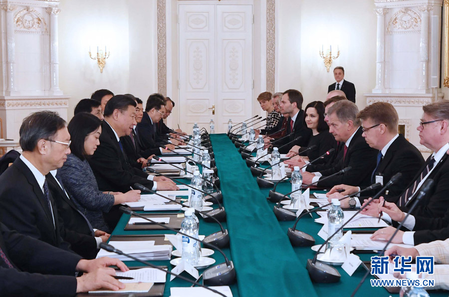 4月5日，國(guó)家主席習(xí)近平在赫爾辛基同芬蘭總統(tǒng)尼尼斯托舉行會(huì)談。 新華社記者 饒愛民 攝