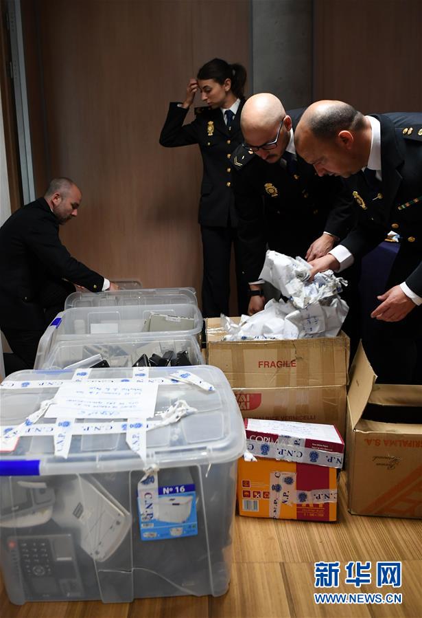 （國際&middot;圖文互動）（2）中西警方共同舉行&ldquo;長城行動&rdquo;證據移交儀式 