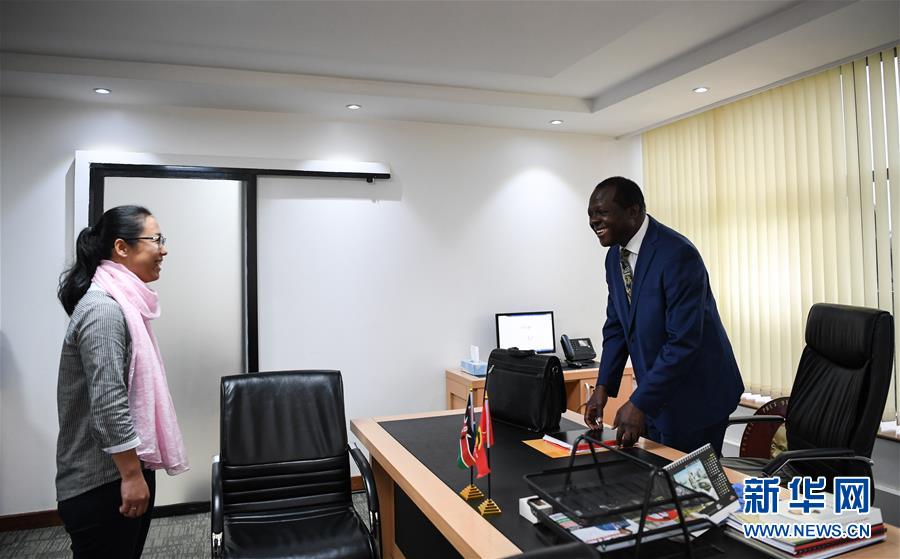 （國際&middot;中非合作論壇&middot;圖文互動）（2）通訊：肯尼亞執(zhí)政黨總書記跟我學中文