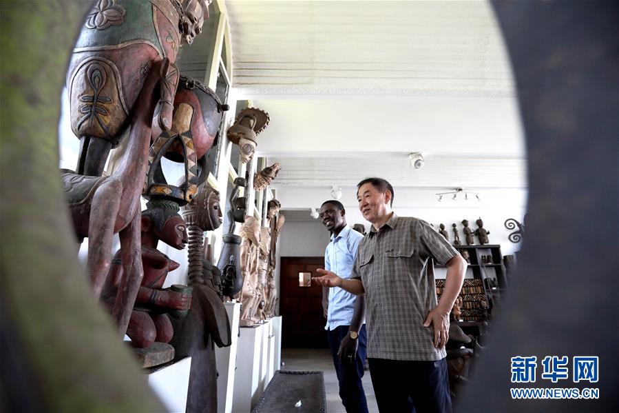 （國際&middot;圖文互動）（2）通訊：收藏&ldquo;非洲之美&rdquo;的中國人&mdash;&mdash;訪幾內亞灣非洲國際藝術博物館館長謝燕申