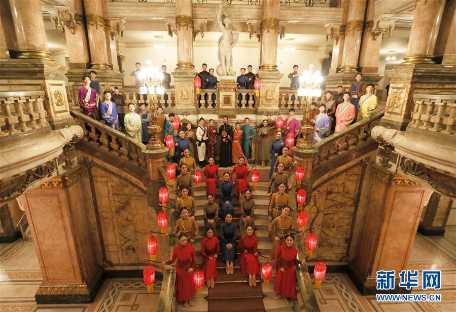 （新華全媒頭條&middot;圖文互動(dòng)）（8）特稿：全面提升中希合作交流水平 推動(dòng)金磚峰會(huì)取得豐碩成果&mdash;&mdash;寫(xiě)在習(xí)近平主席對(duì)希臘進(jìn)行國(guó)事訪問(wèn)并赴巴西出席金磚國(guó)家領(lǐng)導(dǎo)人第十一次會(huì)晤之際