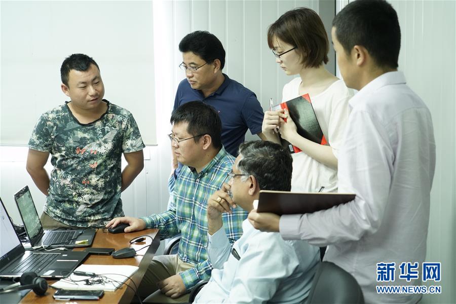 （國際&middot;圖文互動）（1）通訊：春節，&ldquo;是工期而不是假期&rdquo;&mdash;&mdash;記科倫坡港口城的中國建設者