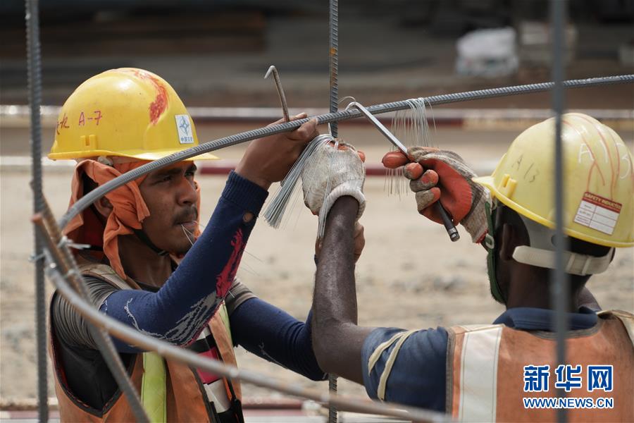 （國際&middot;圖文互動）（4）通訊：春節，&ldquo;是工期而不是假期&rdquo;&mdash;&mdash;記科倫坡港口城的中國建設者