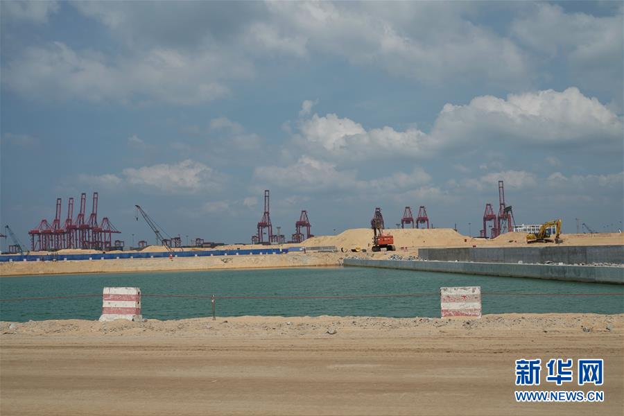 （國際&middot;圖文互動）（5）通訊：春節，&ldquo;是工期而不是假期&rdquo;&mdash;&mdash;記科倫坡港口城的中國建設者