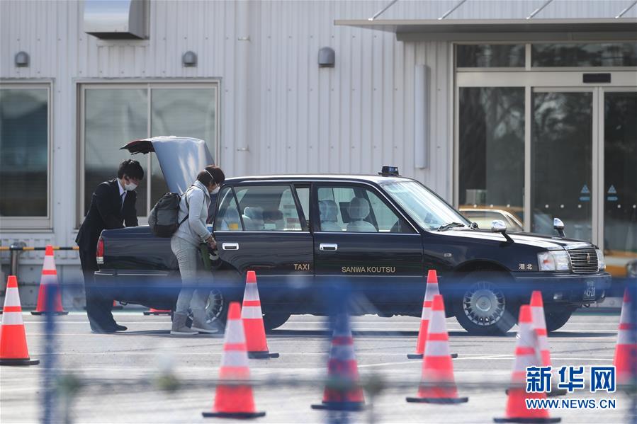 （國際）（2）&ldquo;鉆石公主&rdquo;號郵輪乘客陸續下船